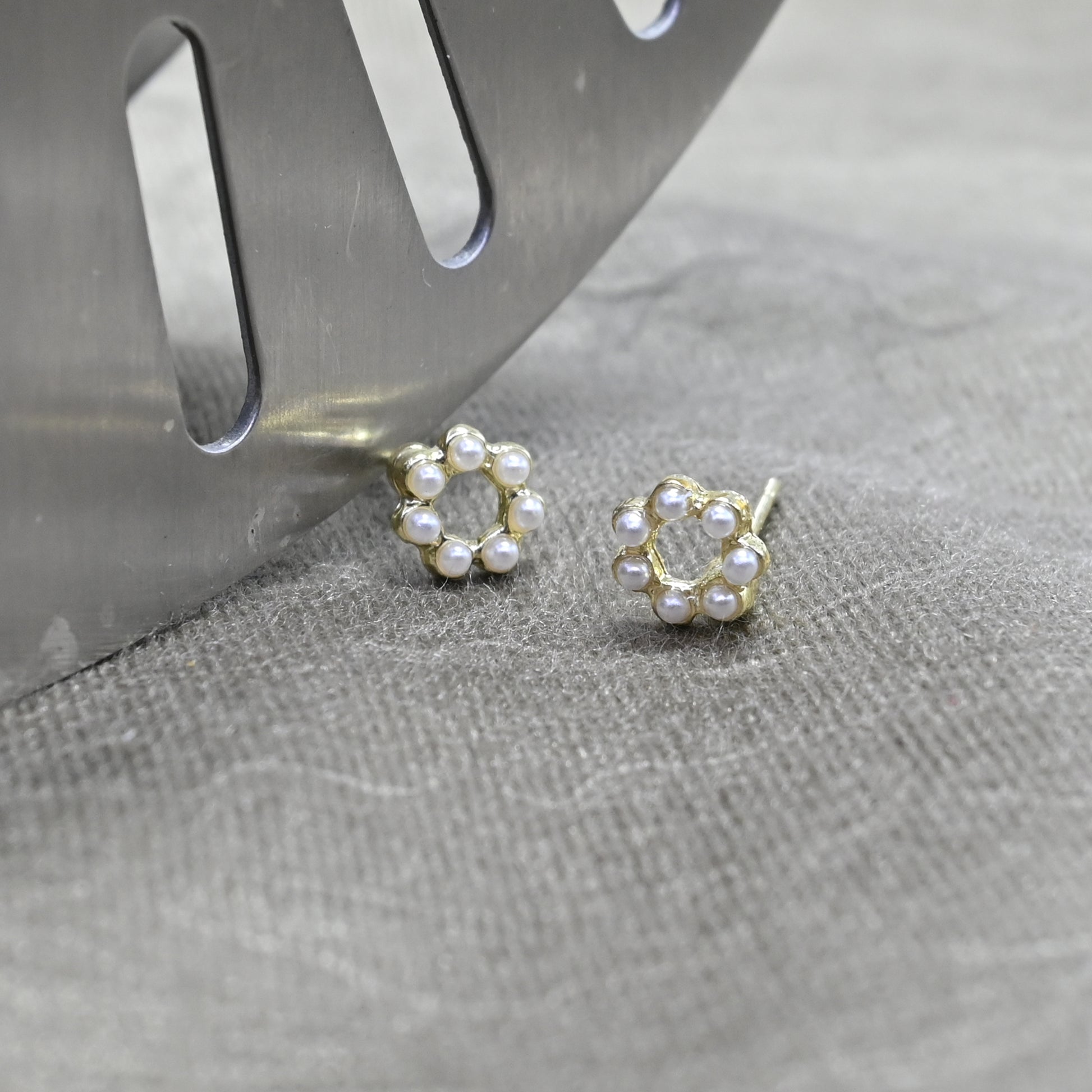 Luna Dots Stud Earrings