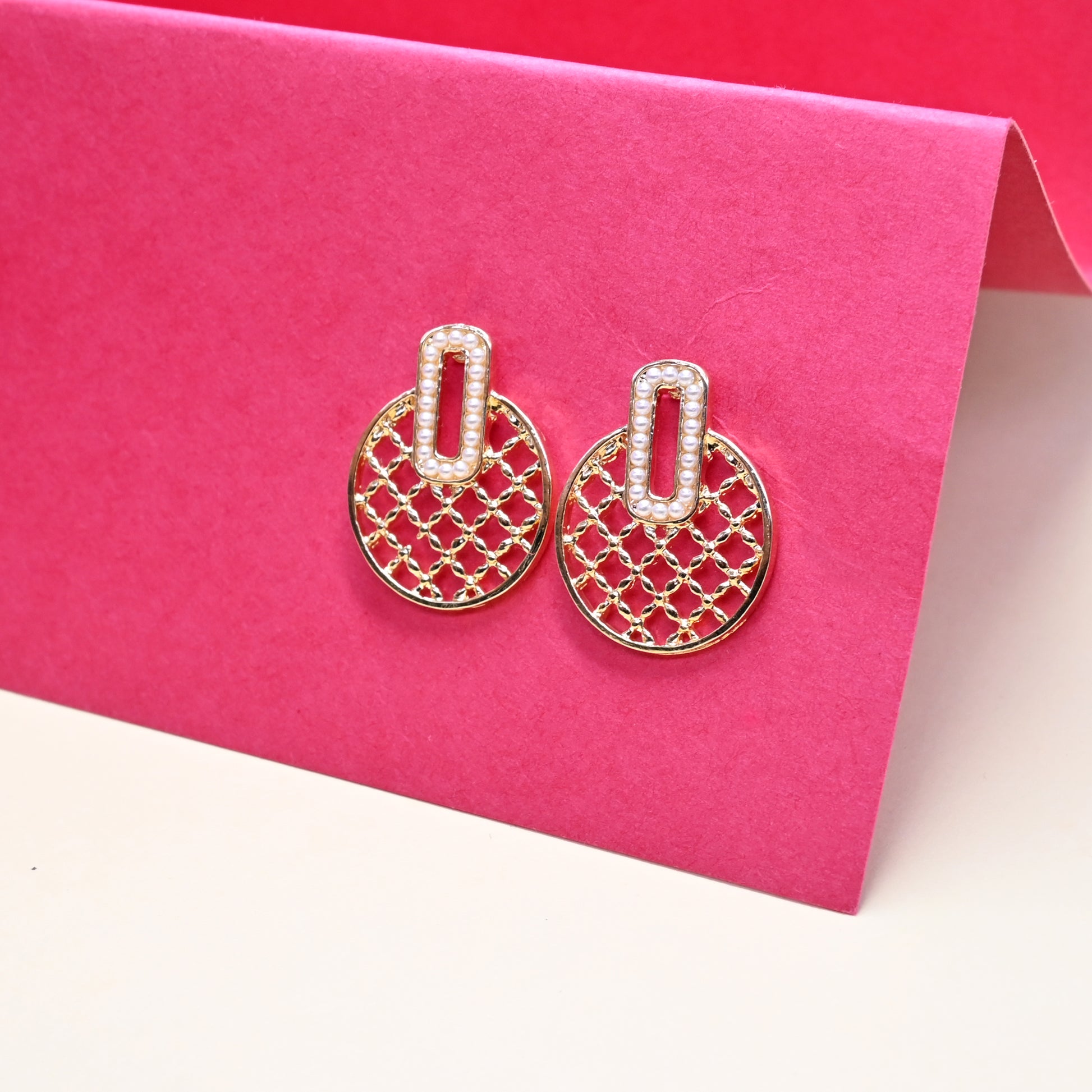 Gold Mesh Pearl Stud Earrings