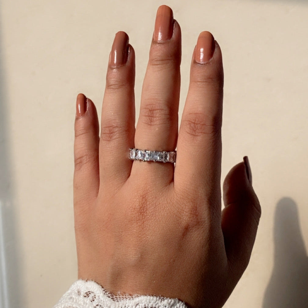 Crystal Wink Band Ring