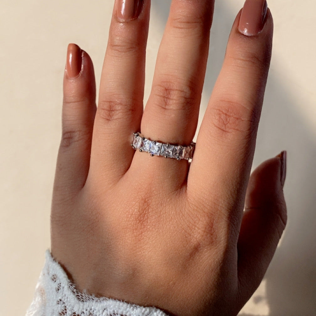 Crystal Wink Band Ring