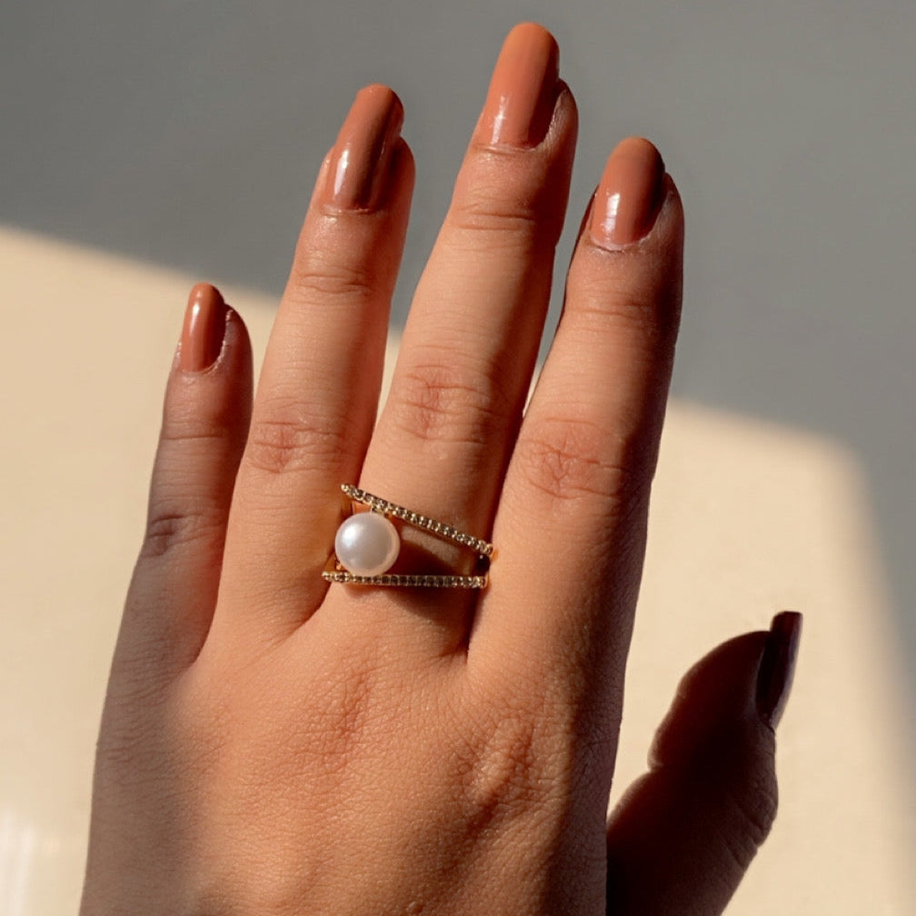 Pearl Wink Ring