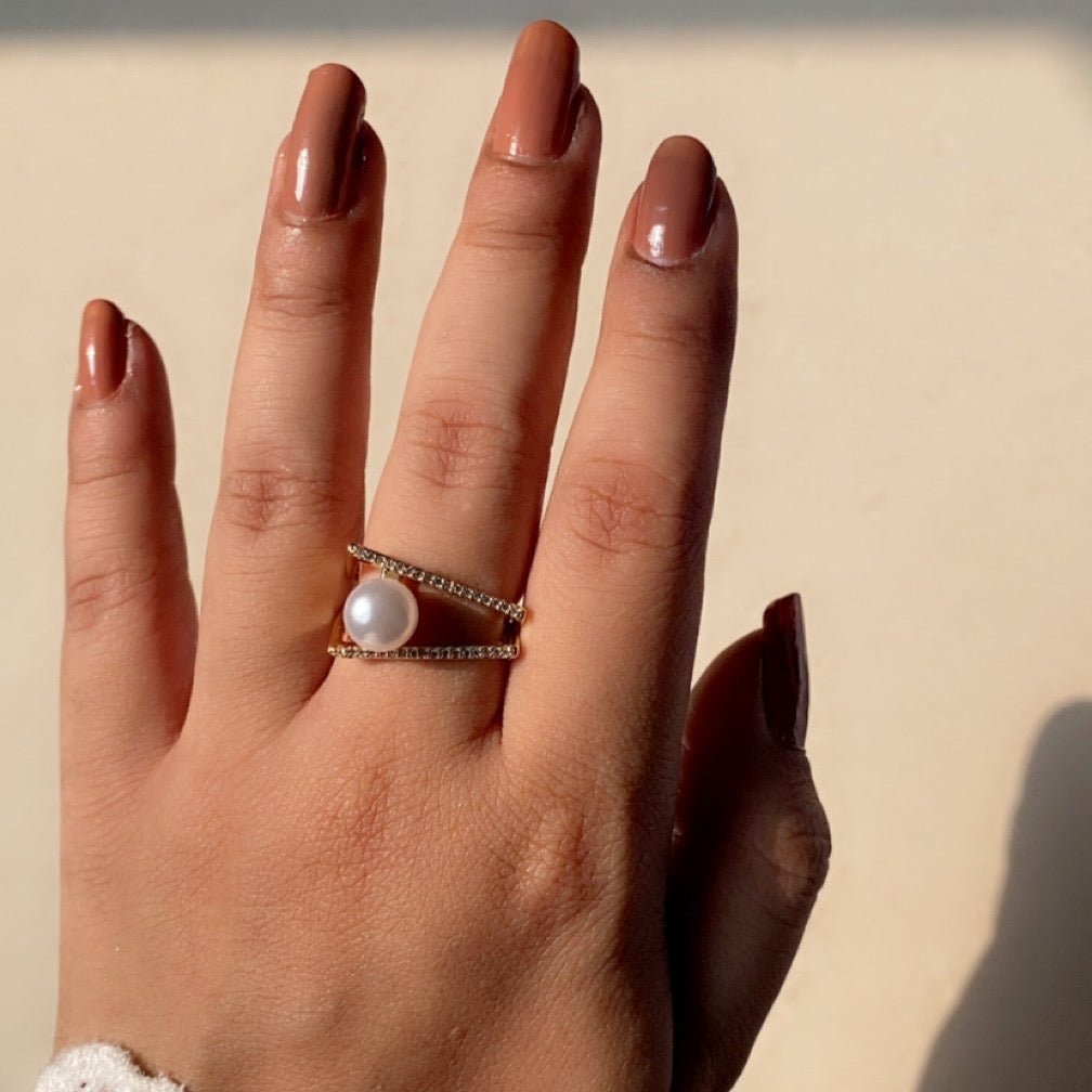 Pearl Wink Ring