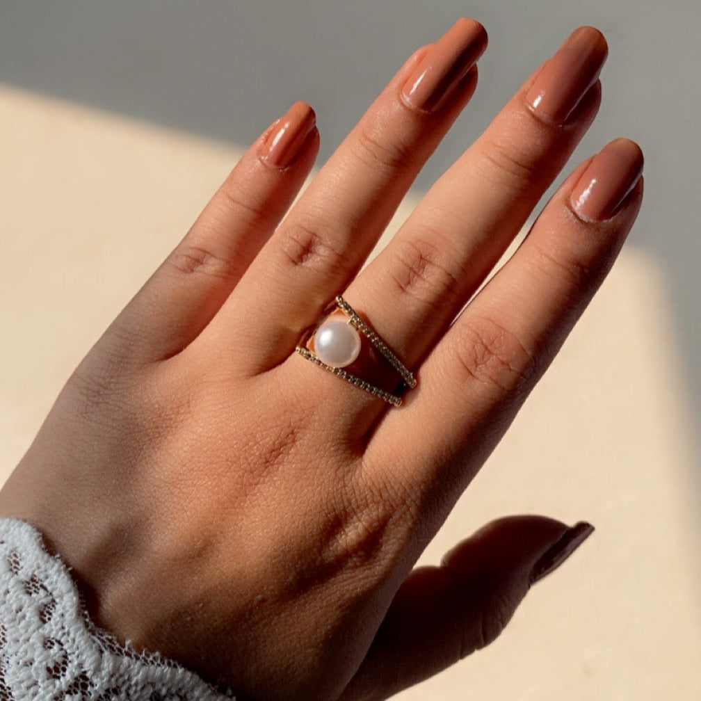 Pearl Wink Ring