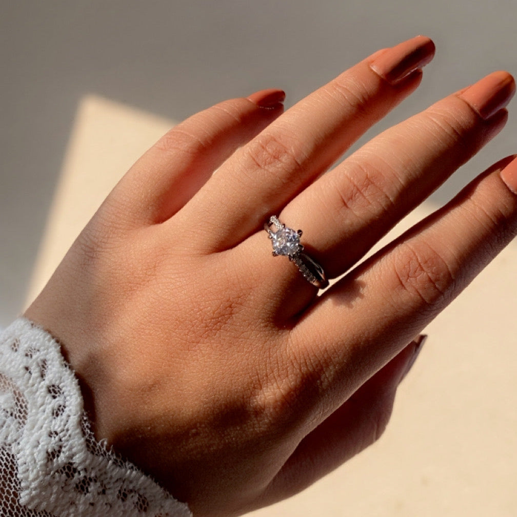 Angel Kiss Ring
