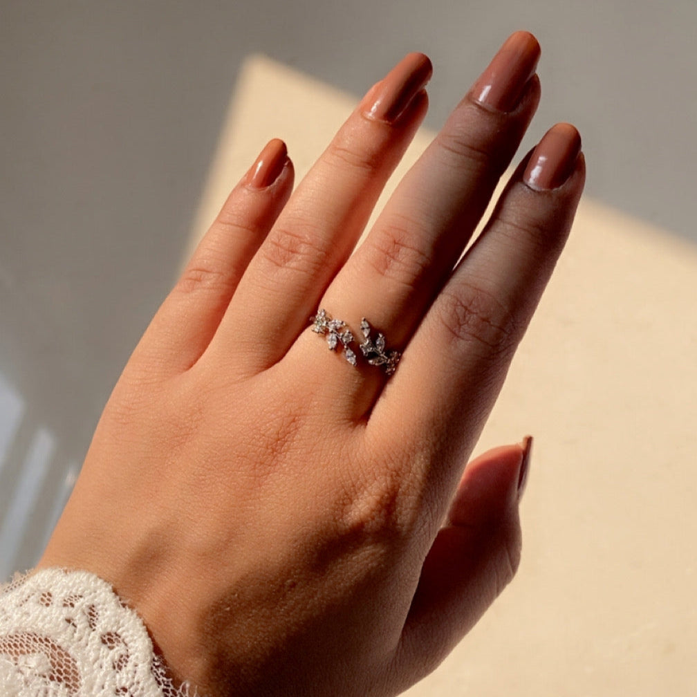 Twinnie Leaf Ring