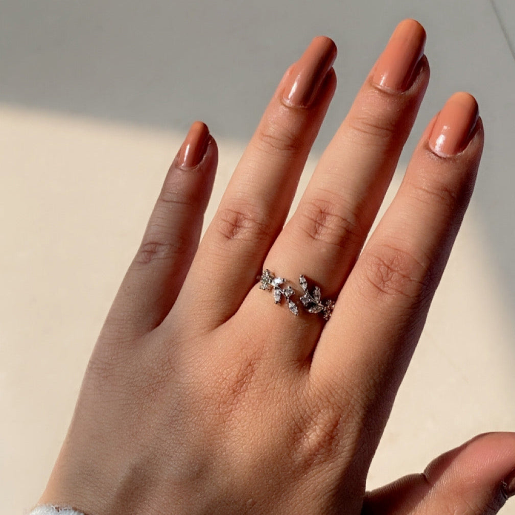 Twinnie Leaf Ring