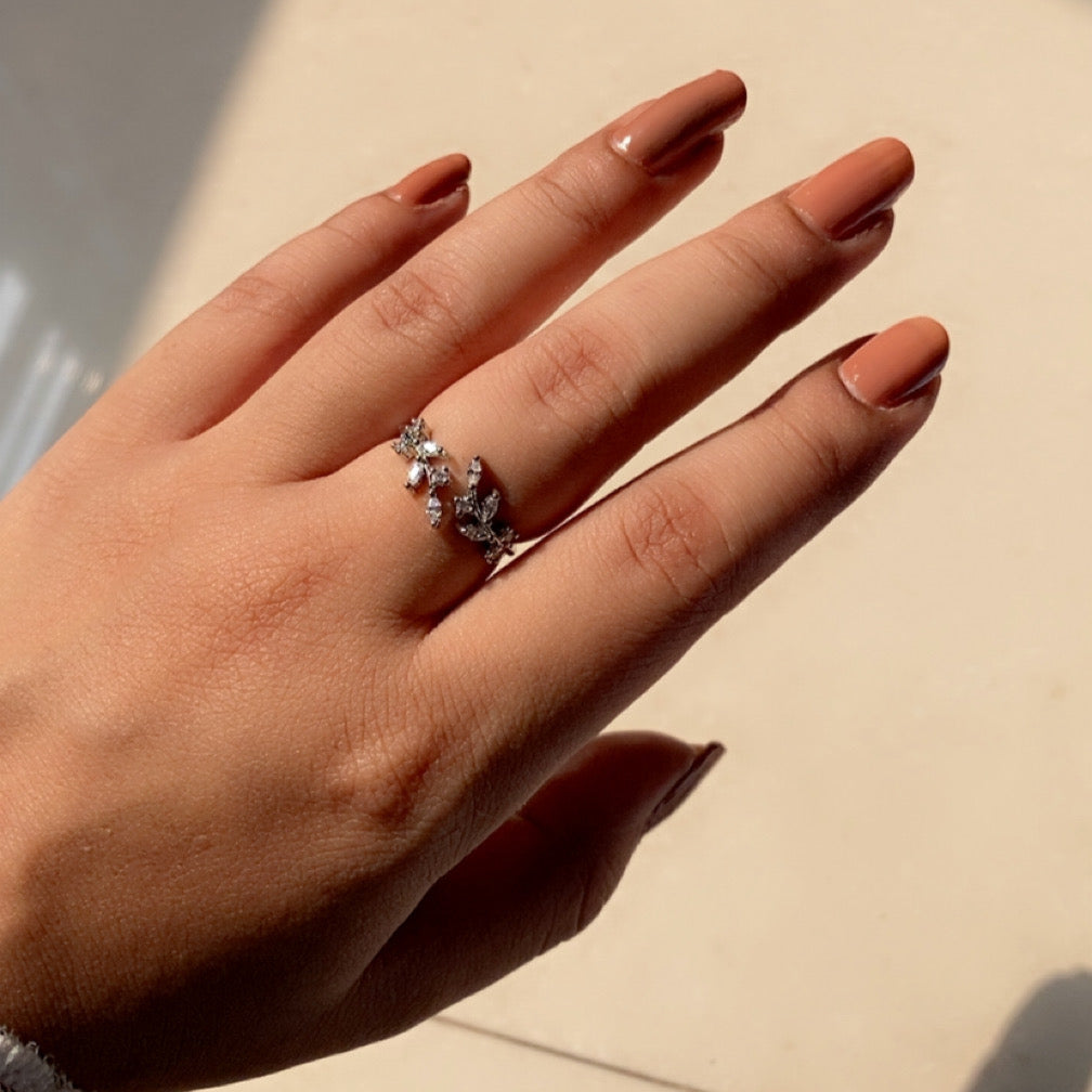 Twinnie Leaf Ring