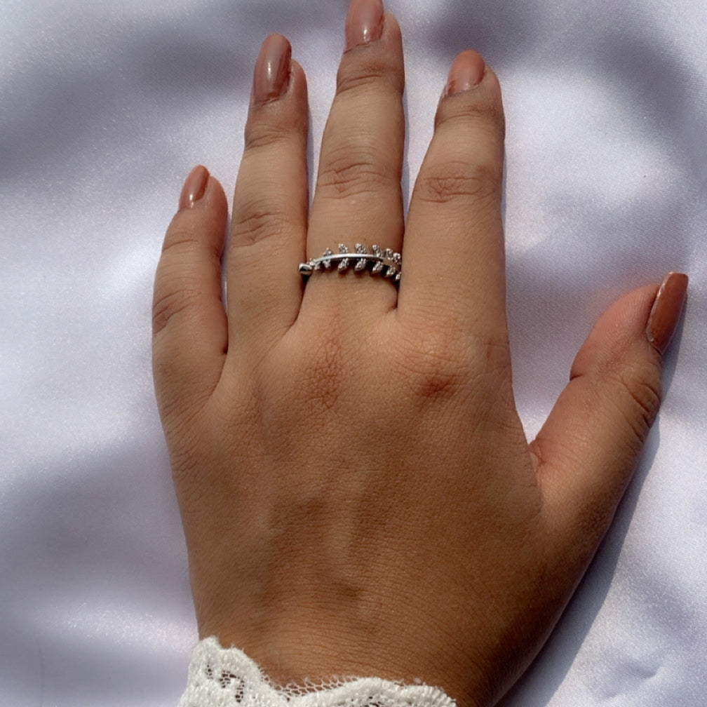 Twinkle Vine Ring