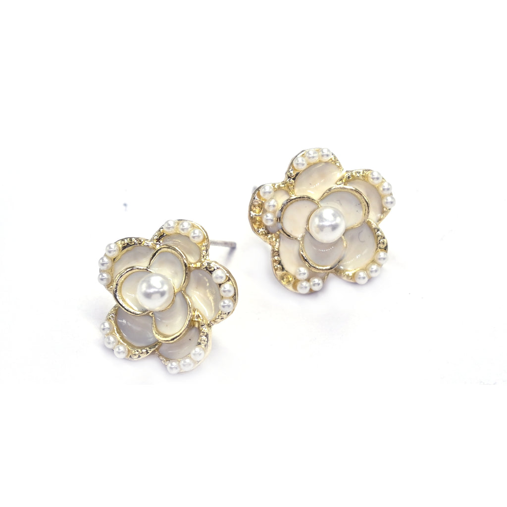 Petal Puff Stud Earrings