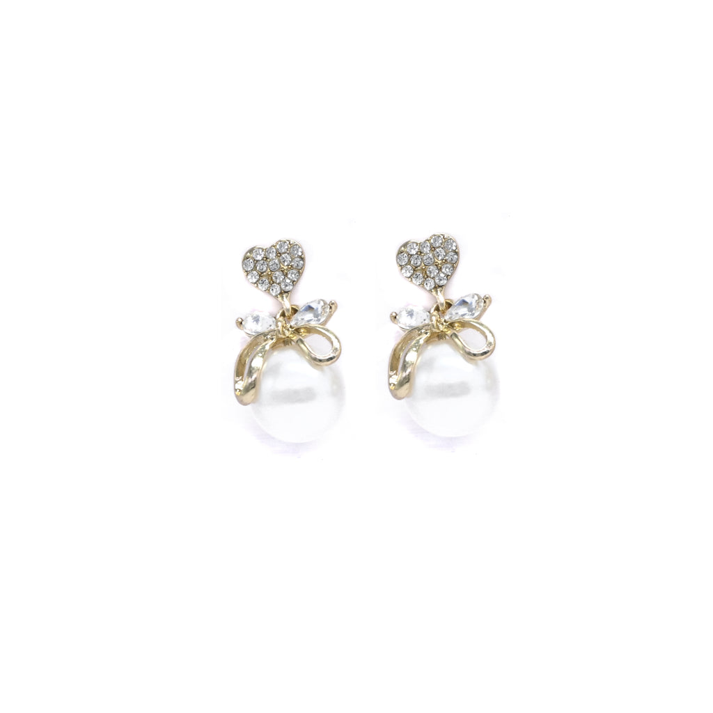 Tender Pearl Stud Earrings